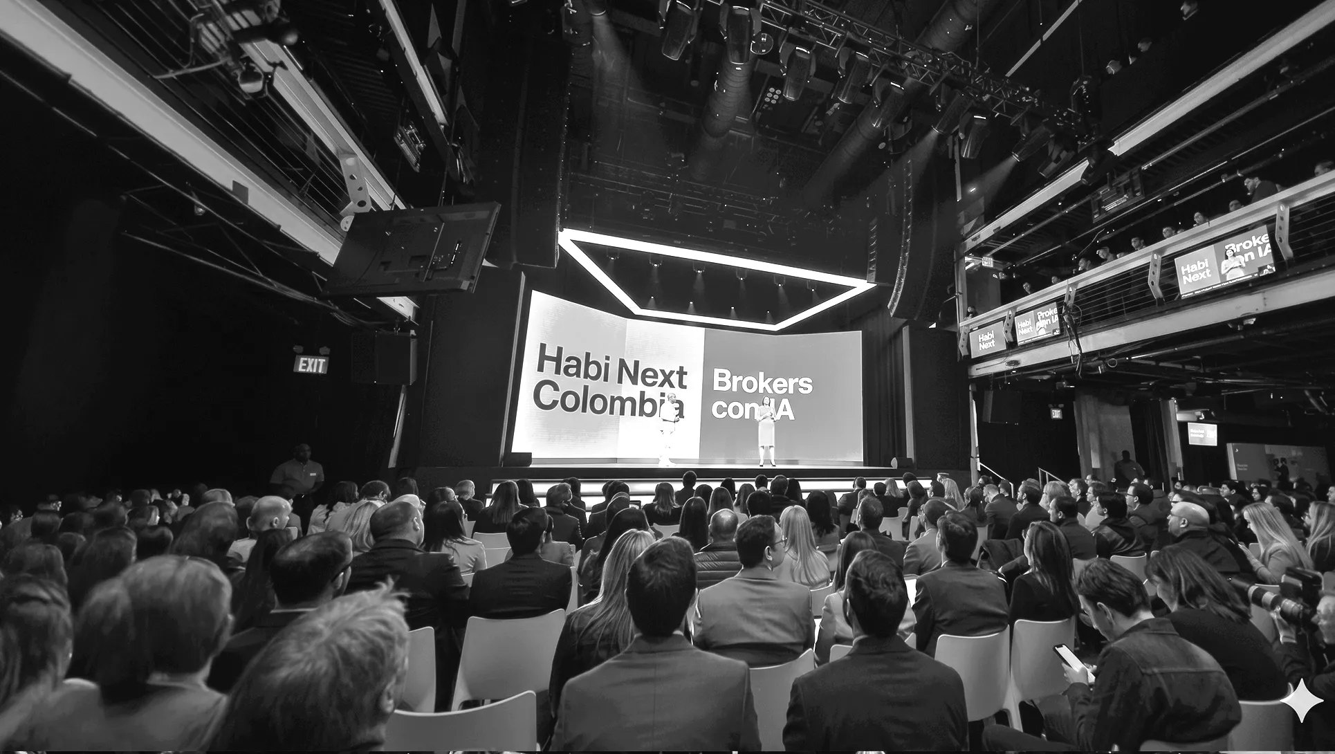 Sala llena frente a la pantalla de Habi Next Colombia: Brokers con IA